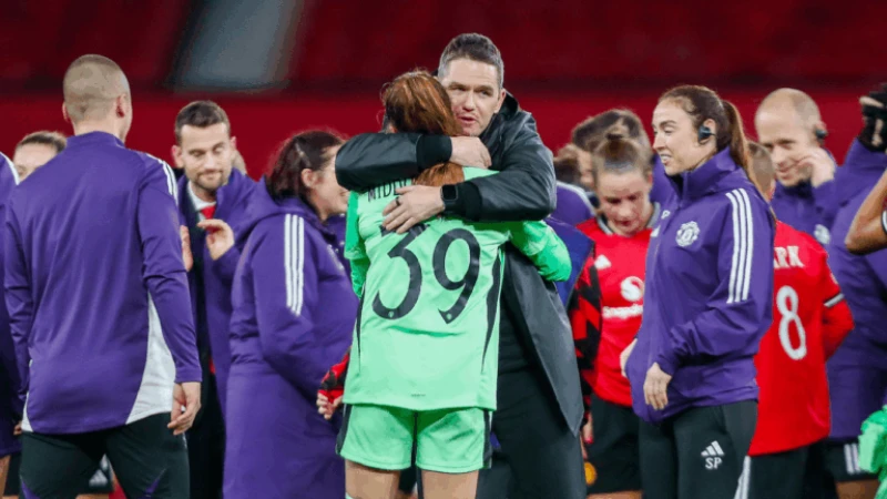 Earps return ‘talk of Manchester’ but Middleton-Patel steals show